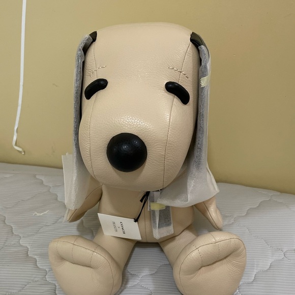 💜Coach X Peanuts Snoopy Collectible Signature Canvas Doll White - Picture 3 of 7